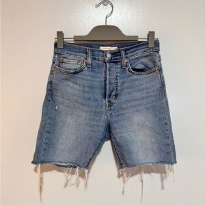 LEVI'S Women's Cut-Off Jean Wedgie Skinny Shorts Light Wash Denim Button-Fly